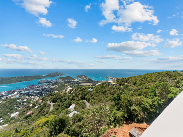 Luxurious Villa With Spectacular Views in St. Thomas